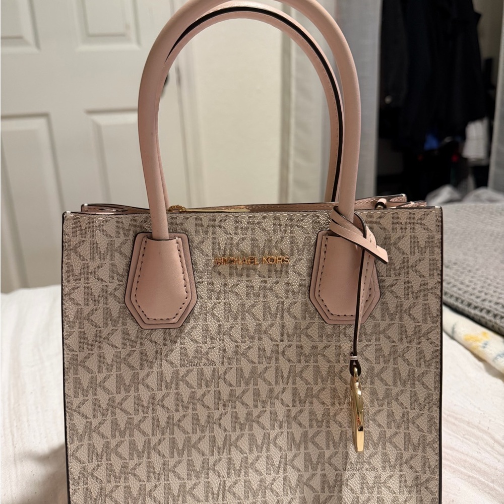 Michael Kors Small Handbag w/ long strap